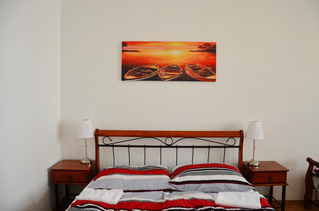 Apartment In The Heart Of Prag Exterior foto