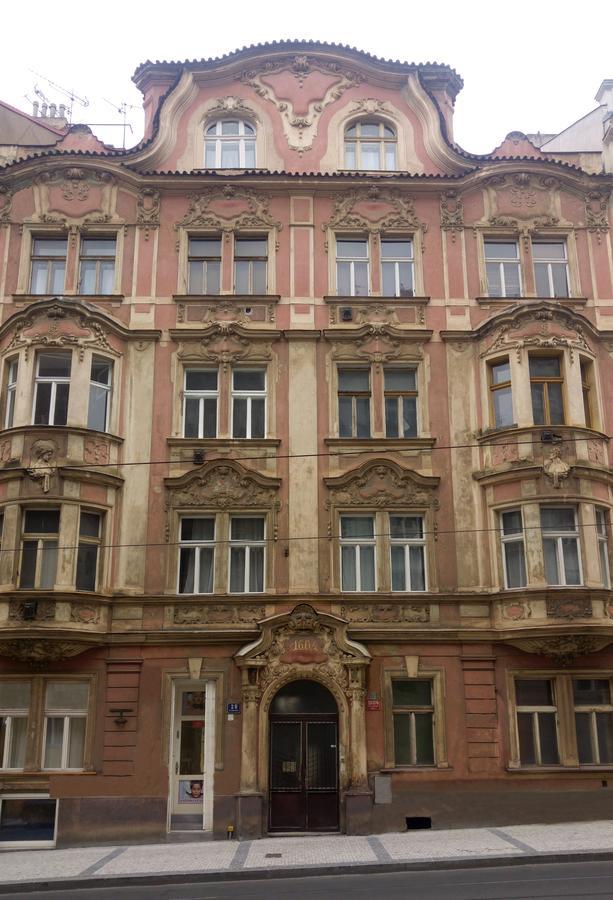 Apartment In The Heart Of Prag Exterior foto